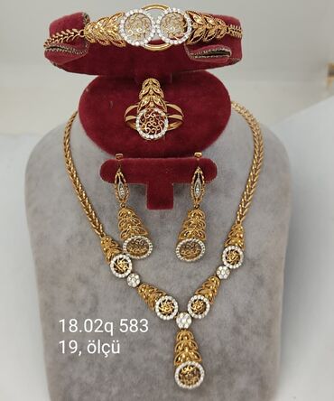 Zərgərlik dəstləri: Dəstə daxildir: Üzük, Sarı qızıl, 585 Əyar — 10