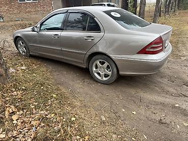 Продажа авто: Mercedes-Benz C-Class: 2004 г., Бензин, Седан — 4