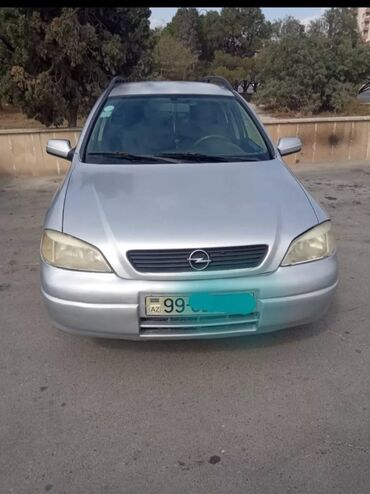 toyota prius c: Opel Astra: 1.4 l | 2000 il 300000 km Van/Minivan