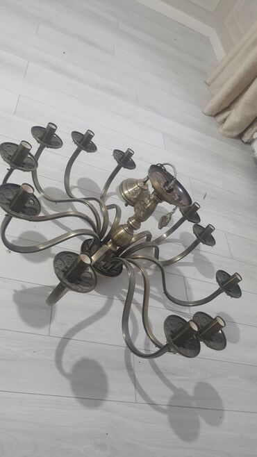 metbex isiqlari: Çılçıraq, 10 və daha çox lampa, Xrustal