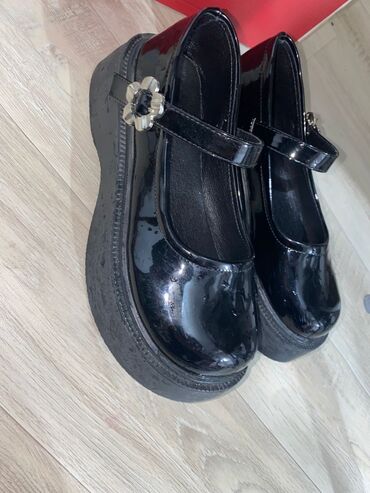 новые туфли: Туфли цвет - Черный