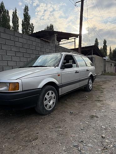 Volkswagen Passat Variant: 1991 г., 1.8 л, Механика, Бензин, Универсал