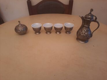 Kompleti posuđa: Set za (fildzan) soljice,posuda,cinija Set za šoljice, šećer. Dve na lalafo.rs — 18 Kompleti posuđa: Set za (fildzan) soljice,posuda,cinija Set za šoljice, šećer. Dve — 18