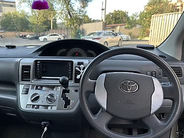 такта раум: Toyota Raum: 2004 г., 1.5 л, Автомат, Бензин, Хэтчбэк — 9