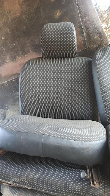 w202 oturacaqlar: Bir kanplektdi hazır yığılıb.kim isdese əlaqə saxlasin Təsvir: - — 2