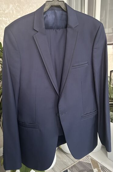 Костюмы: Продается костюм (пиджак +брюки) Носили мало,производство — 13