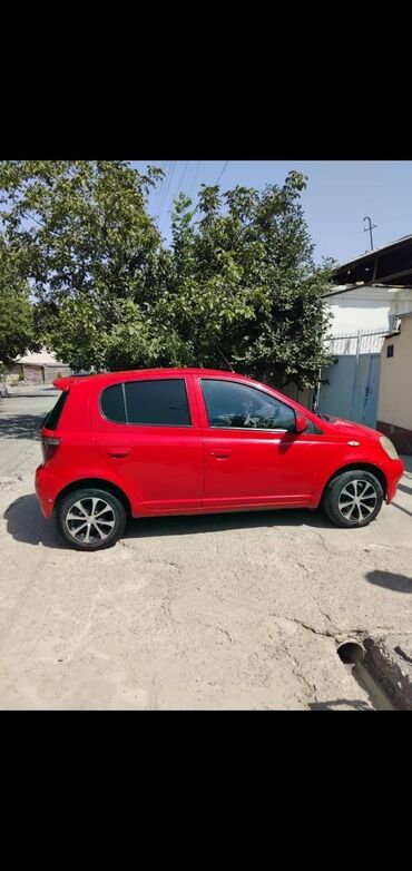 Toyota: Toyota Yaris: 2001 г., 1.3 л, Механика, Бензин, Хэтчбэк