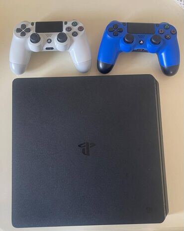 продам плейстейшен 4: Salam PS 4 slim (500 GB) satılır. Daxilində oyunlar da mövcuddur. Çox