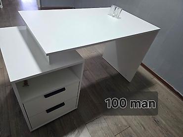 Ağ rəngdə L formalı iş/oxu masa - Geniş, düzbucaqlı üst tabla -