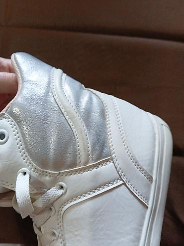 Patike: Ženske patike Athletic – visoki model - Brend: Athletic - Veličina — 3