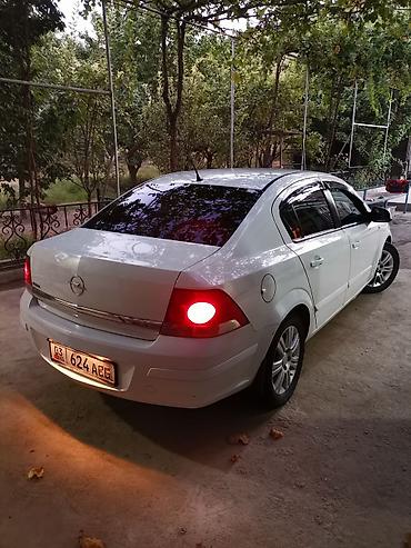 opel astra universal: Opel Astra: 2011 г., 1.6 л, Механика, Бензин, Седан — 4