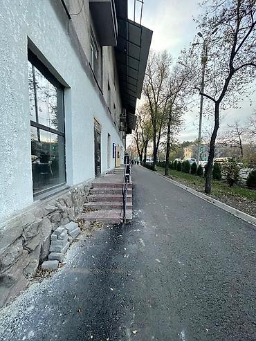парик чач: Магазин, В жилом доме, 60 м² С ремонтом, Water сommunications, Sewerage сommunications, Heating сommunications, Отдельный вход, 1 линия — 8