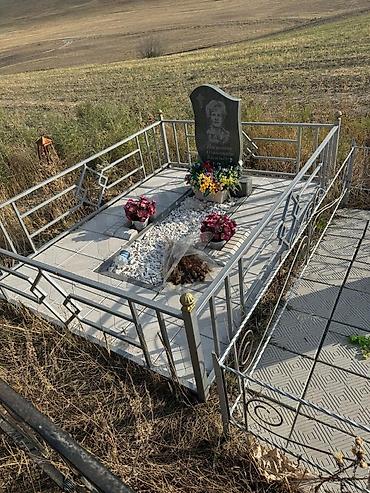 Ритуальные услуги: Памятник в форме сердца из гранита. Варианты:. - Модель PV1294 — — 13