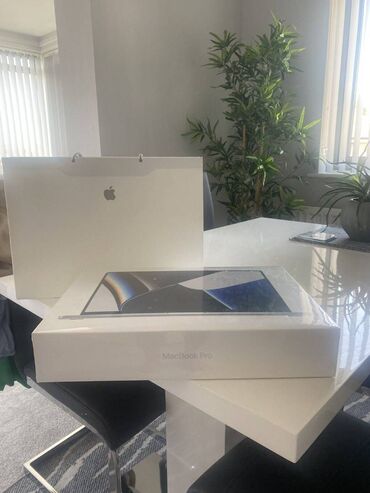 Αξεσουάρ ηλεκτρονικών υπολογιστών και φορητών υπολογιστών: Ολοκαίνουργιο αυθεντικό ξεκλείδωτο εργοστασιακό μοντέλο Apple macbook