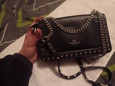 Сумка Valentino Garavani Rockstud, черная - Материал: гладкая черная