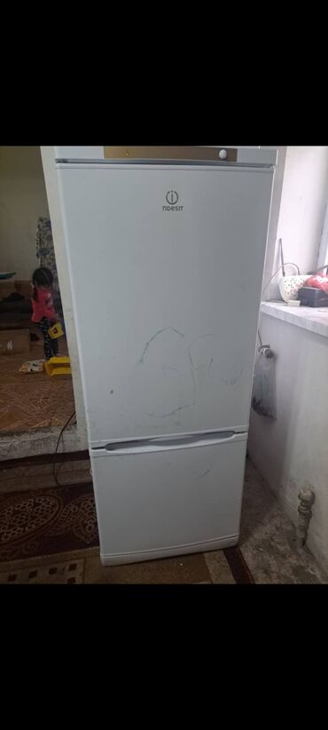 бу халадилник ош: Холодильник Indesit, Б/у, Двухкамерный, 60 * 170 *