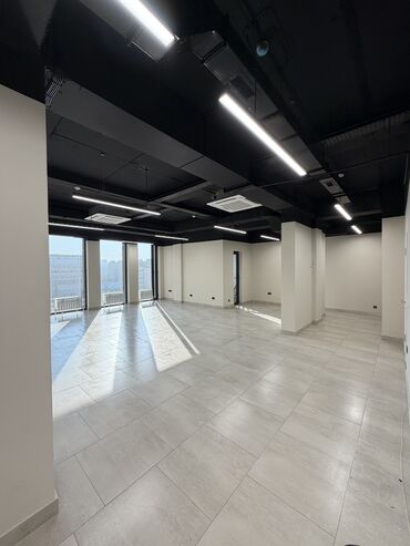 Офисы: Сдаю Офис, 75 м², В бизнес центре, 1 линия, С отдельным сан узлом — 2