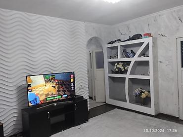 Үйлөр: Продаётся кирпичный дом с благоустроенным двором и просторной — 5