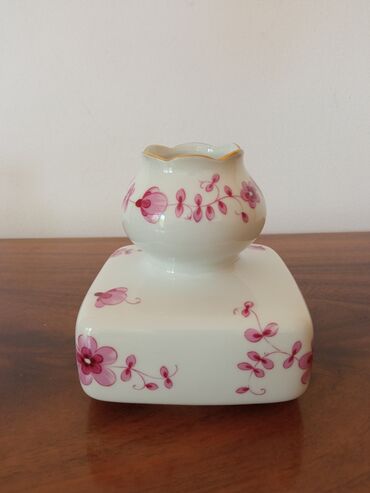 Antikvarne vaze: Stari porcelan sa žigom za kolekcionare