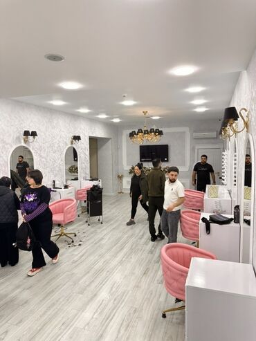 Salon, tibbi mebel dəsti: Gözəllik salonu üçün tam təchizatlı, zövqlə dizayn edilmiş interyer və — 17