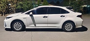 Toyota: Toyota Corolla: 2021 г., 1.8 л, Вариатор, Гибрид, Седан — 4