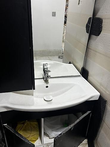 Hamam dolabları: Hamam üçün lavabo dəsti - Material: ağ keramika lavabo, qara rəngli — 1