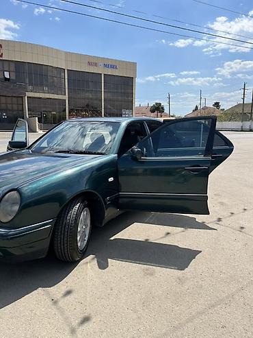Mercedes-Benz: Mercedes-Benz E-Class (W210) sedan - Kuzov: 4 qapılı sedan, tünd — 2
