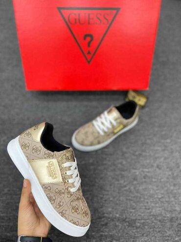 converse нови сад слике: Guess, 41, bоја - Šareno