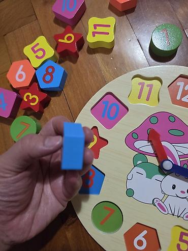 deciji tablet cena: Tražiš poseban poklon za mališane? 🎁🧸 Drveni sat za učenje kroz igru — — 5