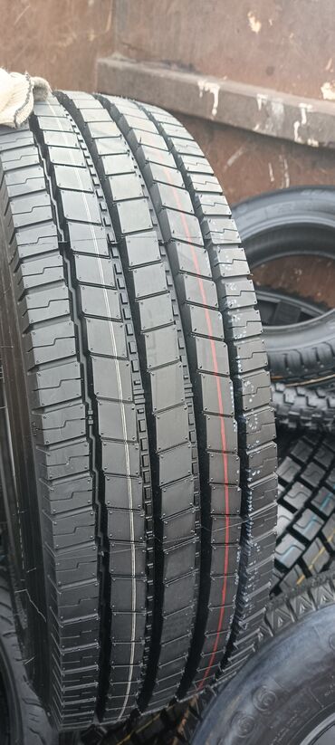 шины на тико: Шины размером 385/65R22.5, предназначенные для грузовых автомобилей и