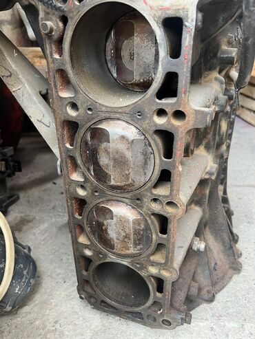 Motor üçün digər detallar: Mersedes c class 1.8 mühərrik. + başqa ehtiyyat hissələridə var — 4