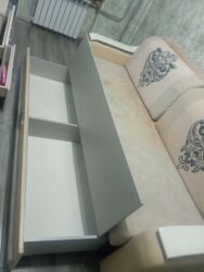 диван в стиле барокко: Комплект мягкой мебели, Б/у, Самовывоз, цвет - Бежевый