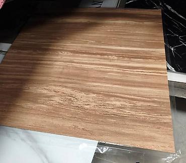 Ostalo: Podne obloge gumirane 
Samolepljive 
Cena po komadu 350 din
60*60cm — 5