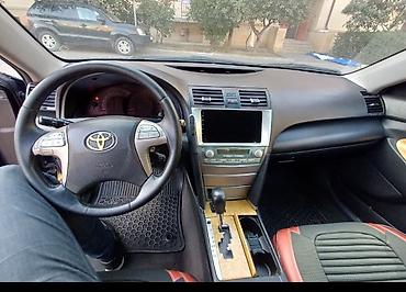 m rul: Toyota Camry sedan - Korpus: qara rəng, 4 qapı - Mühərrik: benzin, ön — 5
