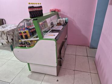 isdenmis soyuducular: Məhsul: Şüşəli vitrinli soyuducu piştaxta Təsvir: - Ön və yanları