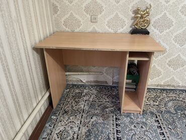 компьютерный столик: Письменный стол, ЛДСП