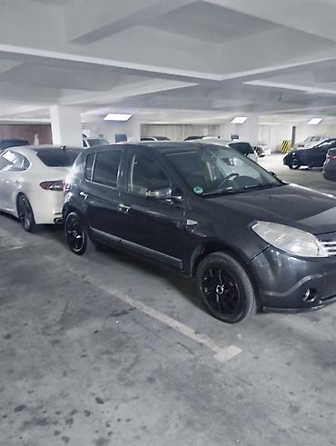Dacia Sandero: 1.4 л | 2009 г. 225000 км Хэтчбэк — 2