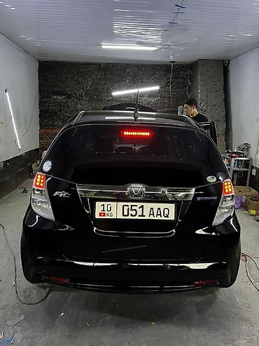 авто кытай: Honda Fit: 2013 г., Гибрид, Хэтчбэк — 2
