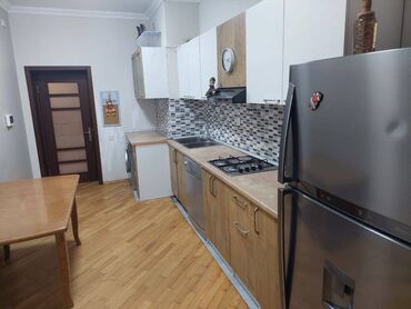 Uzunmüddətli kirayə mənzillər: 9-Mikrorayonda Tərlan Şadlıq evinin yanında 18 mərtəbəli binanın 8-ci — 8