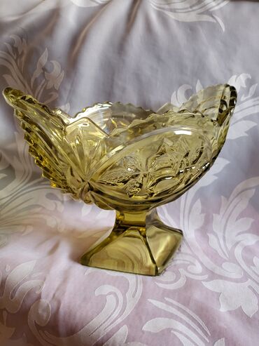 Kante: Bombonijera nova iz 30ih. godina. presovano staklostaklara — 12