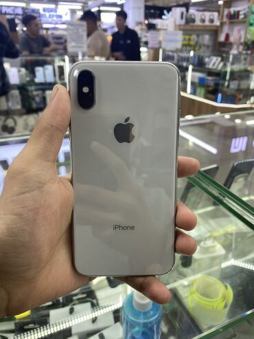 Apple iPhone: IPhone X, Б/у, 64 ГБ, Белый, 78 %