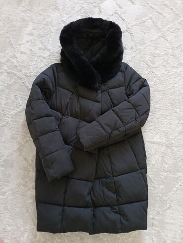adidas куртка зимняя: Пуховик, L (EU 40)