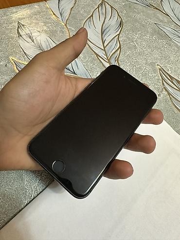 i̇pone 7: IPhone 8, 64 GB, Qara, Barmaq izi — 2