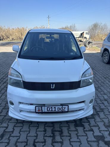 хорошем: Toyota Voxy: 2003 г., 2 л, Автомат, Бензин, Минивэн