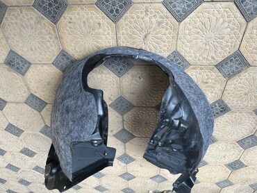 Подкрылки, брызговики, защита днища: Подкрылок Передний левый Toyota, 2021 г., Б/у, Аналог — 4