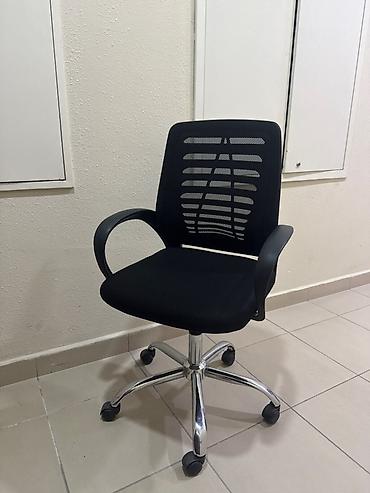 Ofis kreslosu – çevik və rahat dizayn - Rəng: qara - Oturacaq: yumşaq