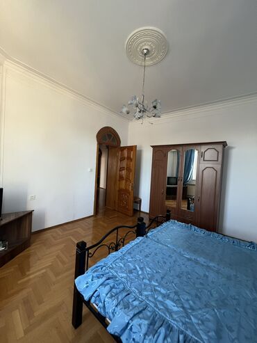 Uzunmüddətli kirayə evlər: 220 kv. m, 6 otaqlı — 16