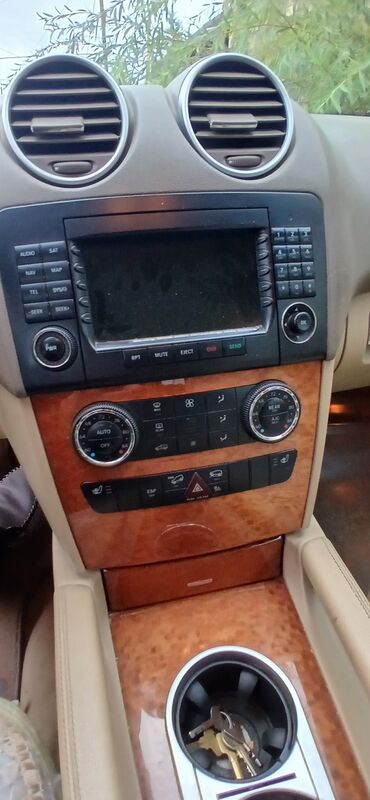 Bentley: Mercedes-Benz ML-Class (W164) salonu – orijinal daxili komplektasiya