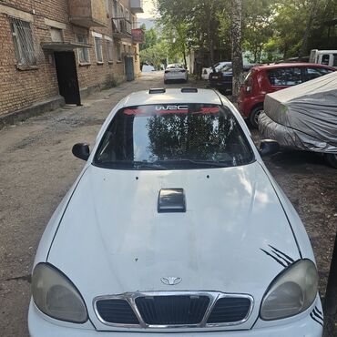 200 тысяч: Daewoo Lanos: 2001 г., 1.3 л, Механика, Бензин, Седан