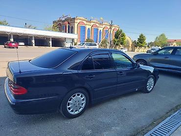 Mercedes-Benz: Mercedes-Benz E-Class: 2.2 l | 2000 il Sedan — 8